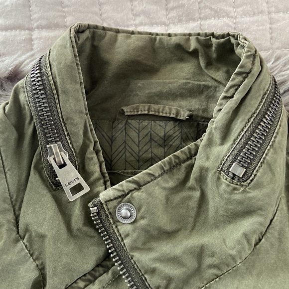 Levi Strauss Cargo Vest - Picture 4 of 9